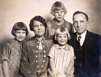 Gertrude's family, 1929