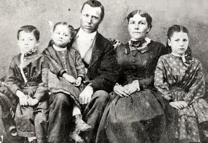 Hiram Blackledge family, 1872