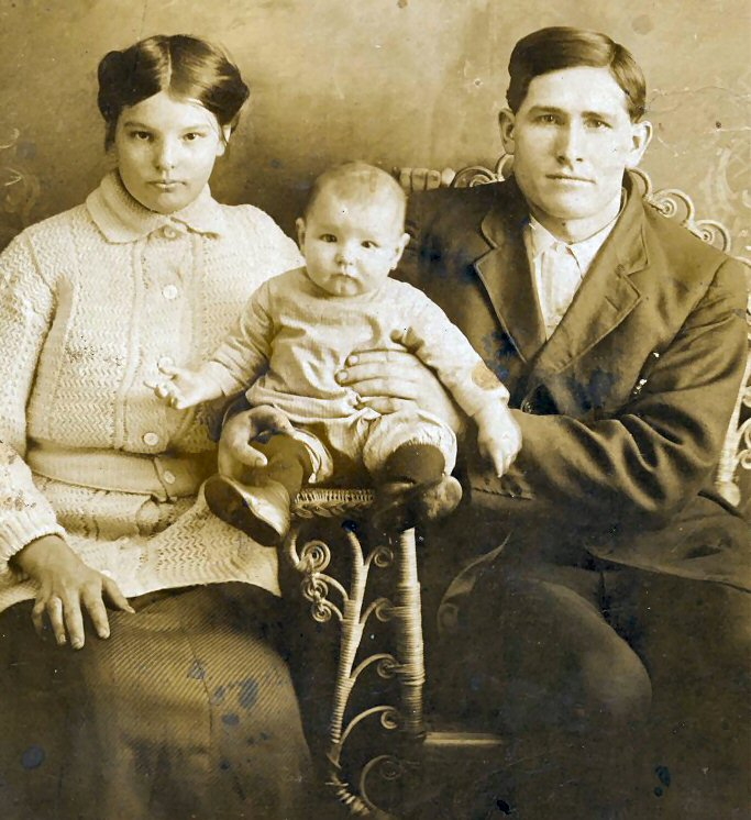 Della and Milton Carter with young Chester